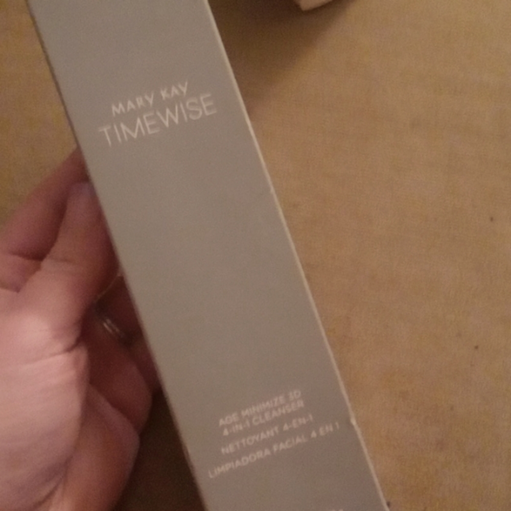 Mary Kay 4 in 1 Age Minimize 3D Cleanser